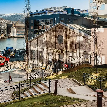 I Topp Etasje Med Flott Stor Felles Takterrasse Apartman *