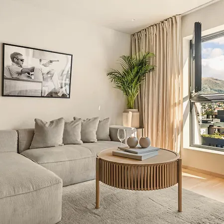 I Topp Etasje Med Flott Stor Felles Takterrasse Bergen