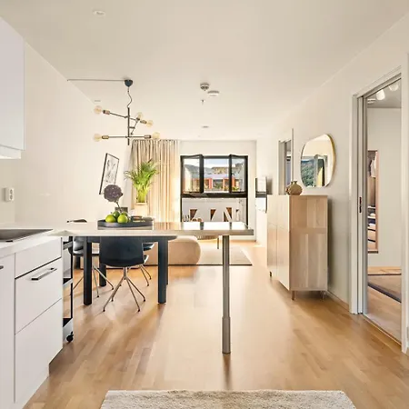 Apartman I Topp Etasje Med Flott Stor Felles Takterrasse