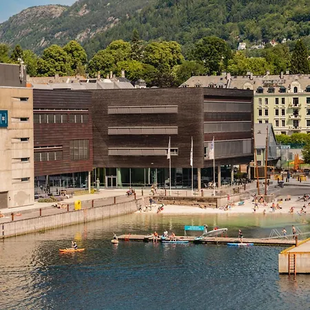 I Topp Etasje Med Flott Stor Felles Takterrasse * Bergen